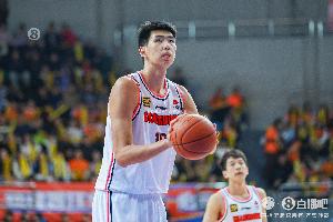 中国男篮海外热身赛将给年轻锋线与内线更多机会 目前4号位最薄弱