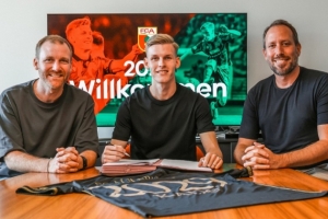 奥格斯堡官方:巴塞尔攻击型中场安东-卡德加盟,签约至2029年