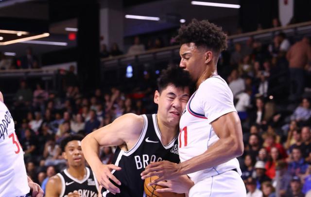 石油杯-防守积极性拉满!崔永熙篮网首秀8分钟获1分2板