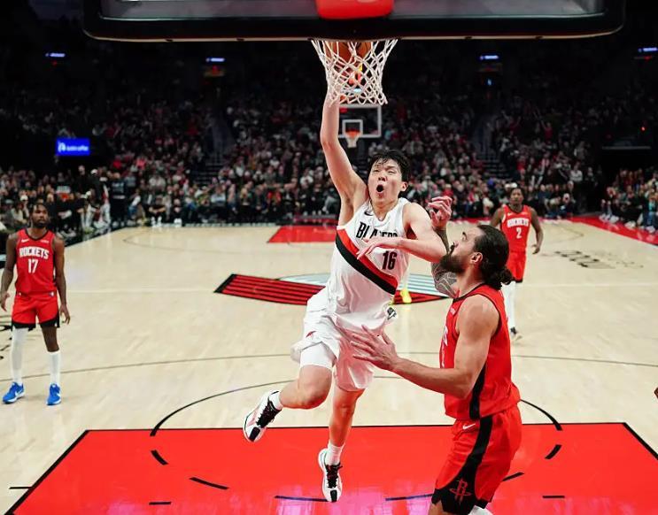 赛季最低！开拓者43-50猛龙，杨瀚森6分钟3篮板！