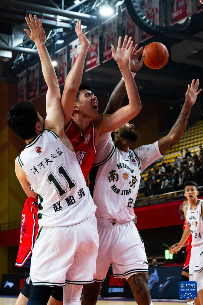 石油杯赛程-CBA常规赛：广州朗肽海本胜南京天之蓝|广州朗肽海本队|男子篮球|职业联赛|篮球职业联赛|新华社_新浪体育_新浪新闻
